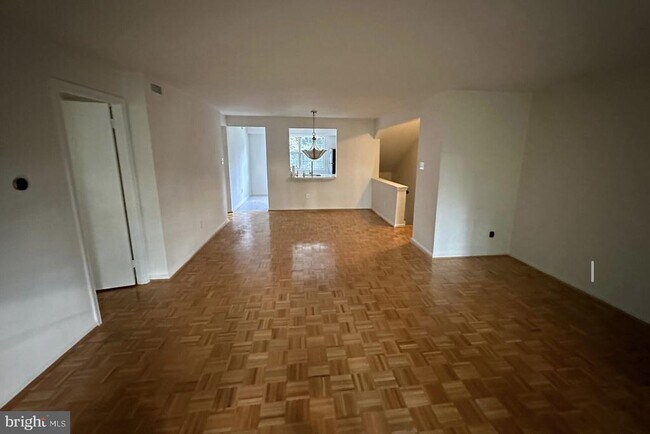 Foto del edificio - 1002 Valley Glen Rd