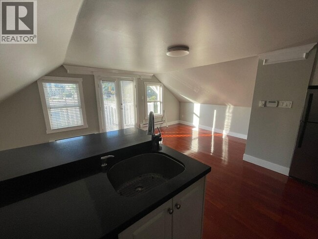 Building Photo - 7505 Kingsway