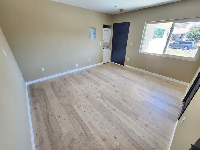 Foto del edificio - 8221 Alcove Ave