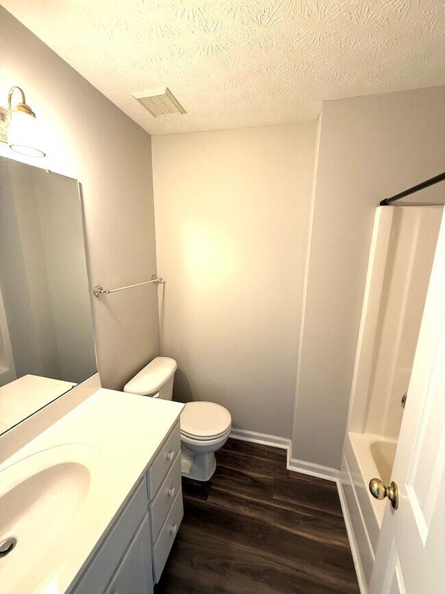 Foto del edificio - ** 3 Bed 2 Bath located in Thorington Trac...