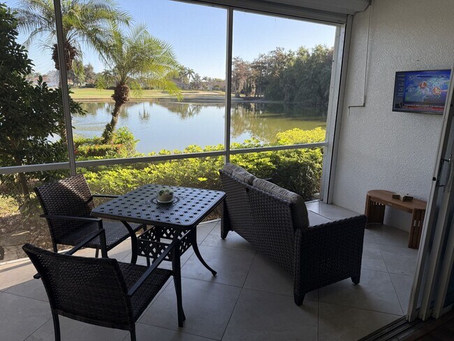Foto del edificio - ** LELY RESORT BEAUTIFUL 2 BED PLUS FLEX DEN\2 BATH FIRST FLOOR COACH HOME ** LAKE & TRANQUIL FOU...