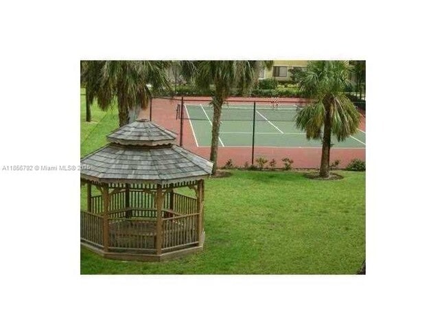 Foto del edificio - 9200 W Atlantic Blvd