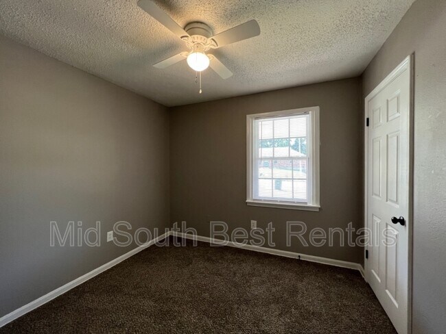 Building Photo - 2436 Chattering Ln