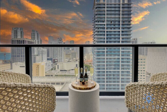 Foto del edificio - 601 NE 1st Ave