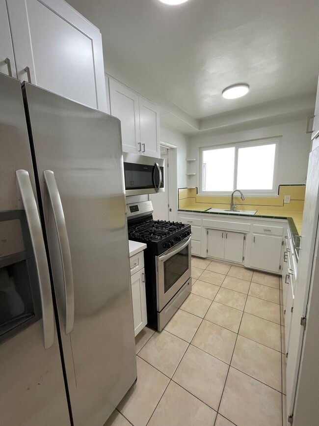 Foto del edificio - 1059-1059 S Genesee Ave
