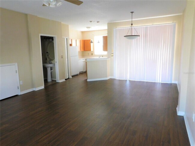 Building Photo - 12450 Country White Cir
