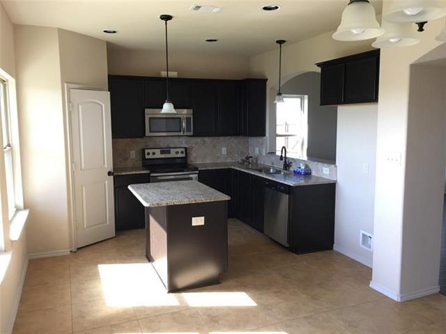 Building Photo - 5001 Sanger Cir Dr