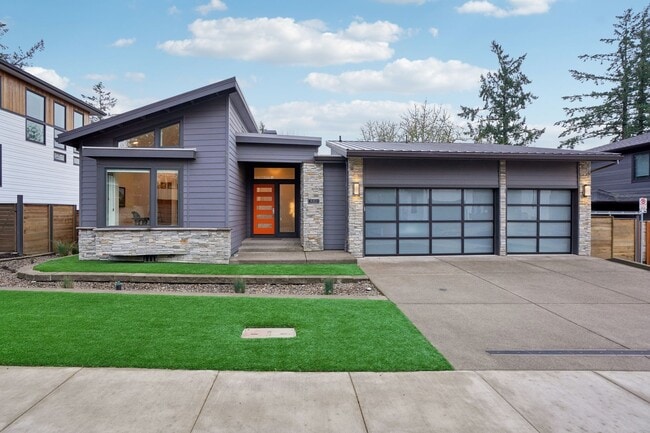 Building Photo - Luxury Living Surrounded by Tranquility an...