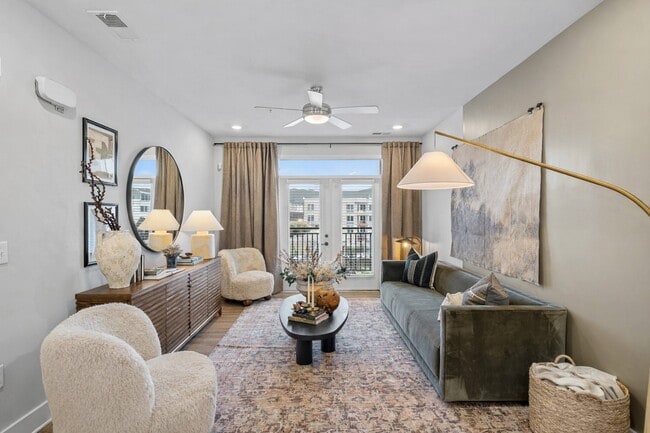 Building Photo - Hawthorne at Holbrook