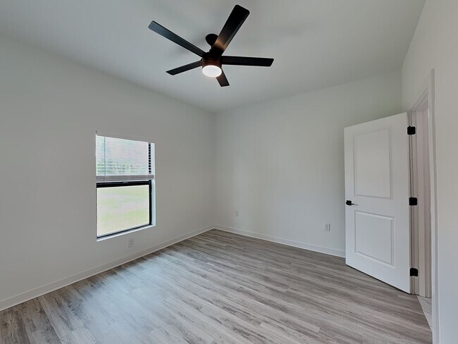 Foto del edificio - 4723 22nd St SW