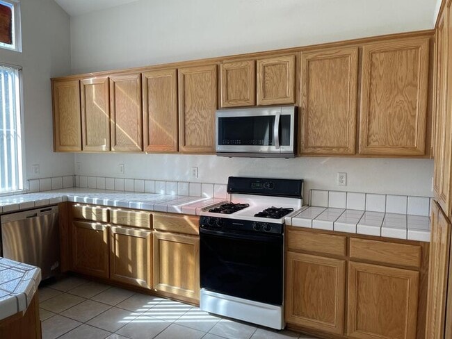 Building Photo - 4964 Bay View Cir