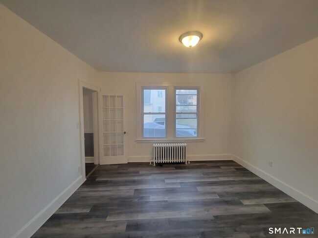 Building Photo - 117 Tudor St