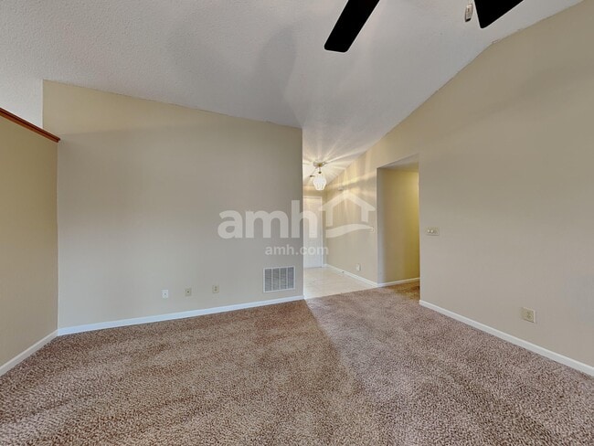 Building Photo - 1002 Leland St