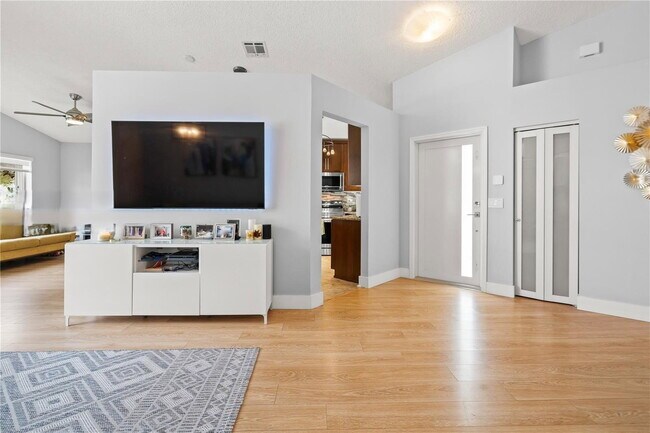Foto del edificio - 17851 NW 19th St