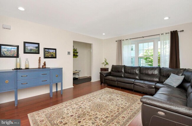 Foto del edificio - 108 Kingsway Commons