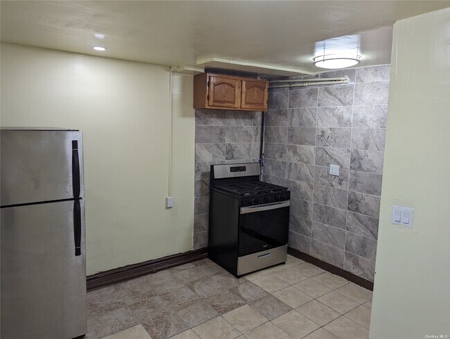 Building Photo - 53 E 58th St