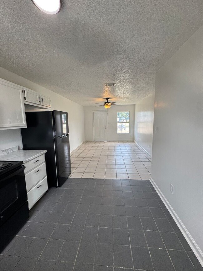 Foto del edificio - 3 Bed / 1 Bath Available Now in Weiner, AR.