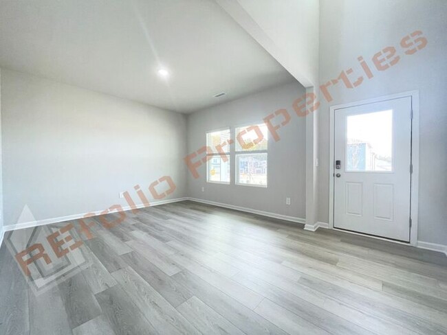 Foto del edificio - Beautiful Brand New 4 Bedroom, 2.5 Bathroo...