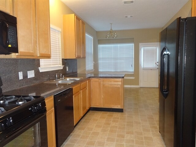 Foto del edificio - 3931 Oak Plank Rd