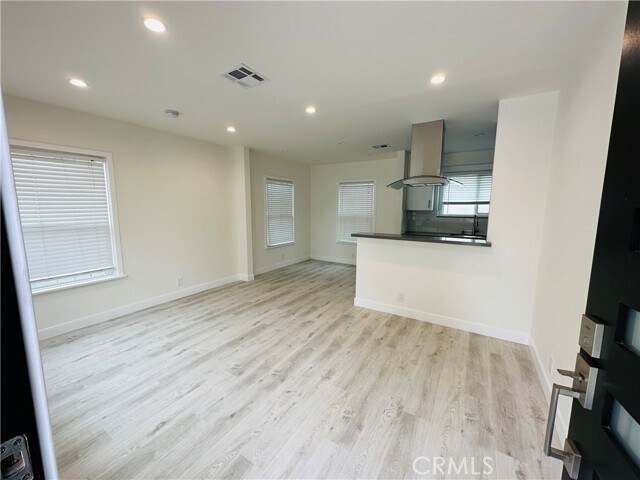Building Photo - 812 Pelanconi Ave