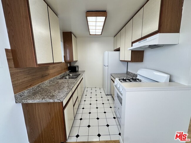 Foto del edificio - 1252 Barry Ave