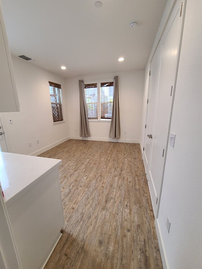 Building Photo - 37541 Bay Crest Rd