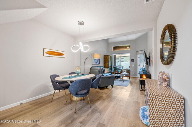 Building Photo - 763 Simeon Dr