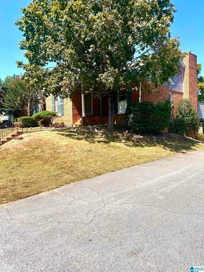 Foto del edificio - 2212 Ascot Ln