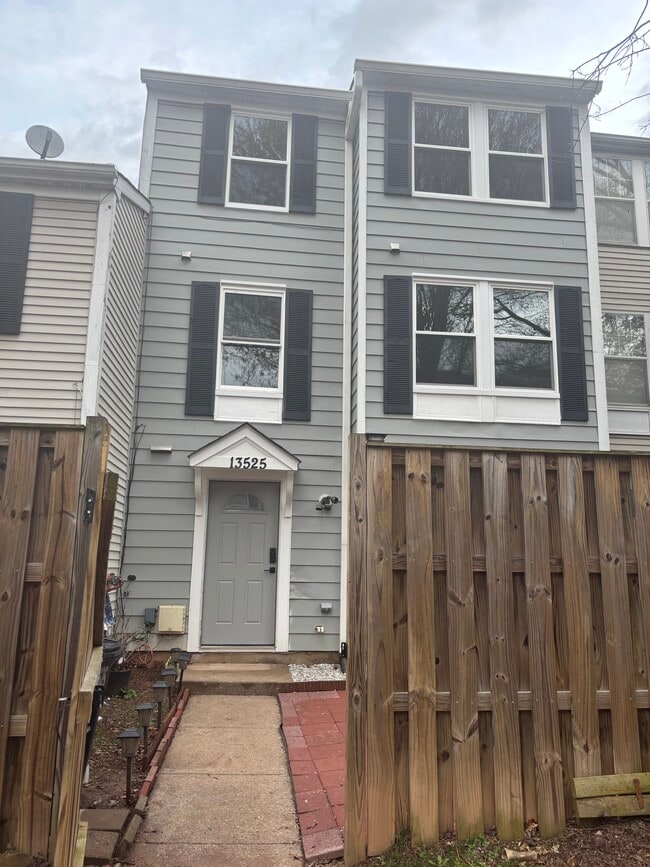 Building Photo - 13525 Demetrias Way