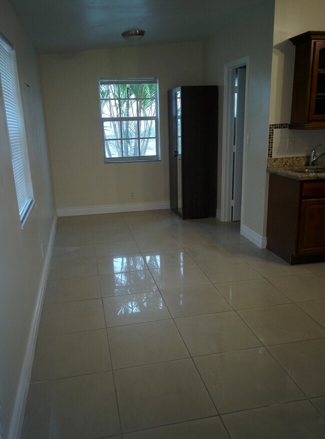 Living space - 1725 Jefferson St