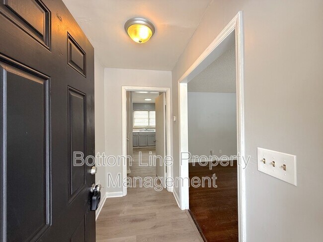 Foto del edificio - 907 Bannister Pl