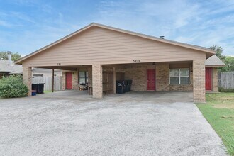 Building Photo - 3917 Peperport Dr