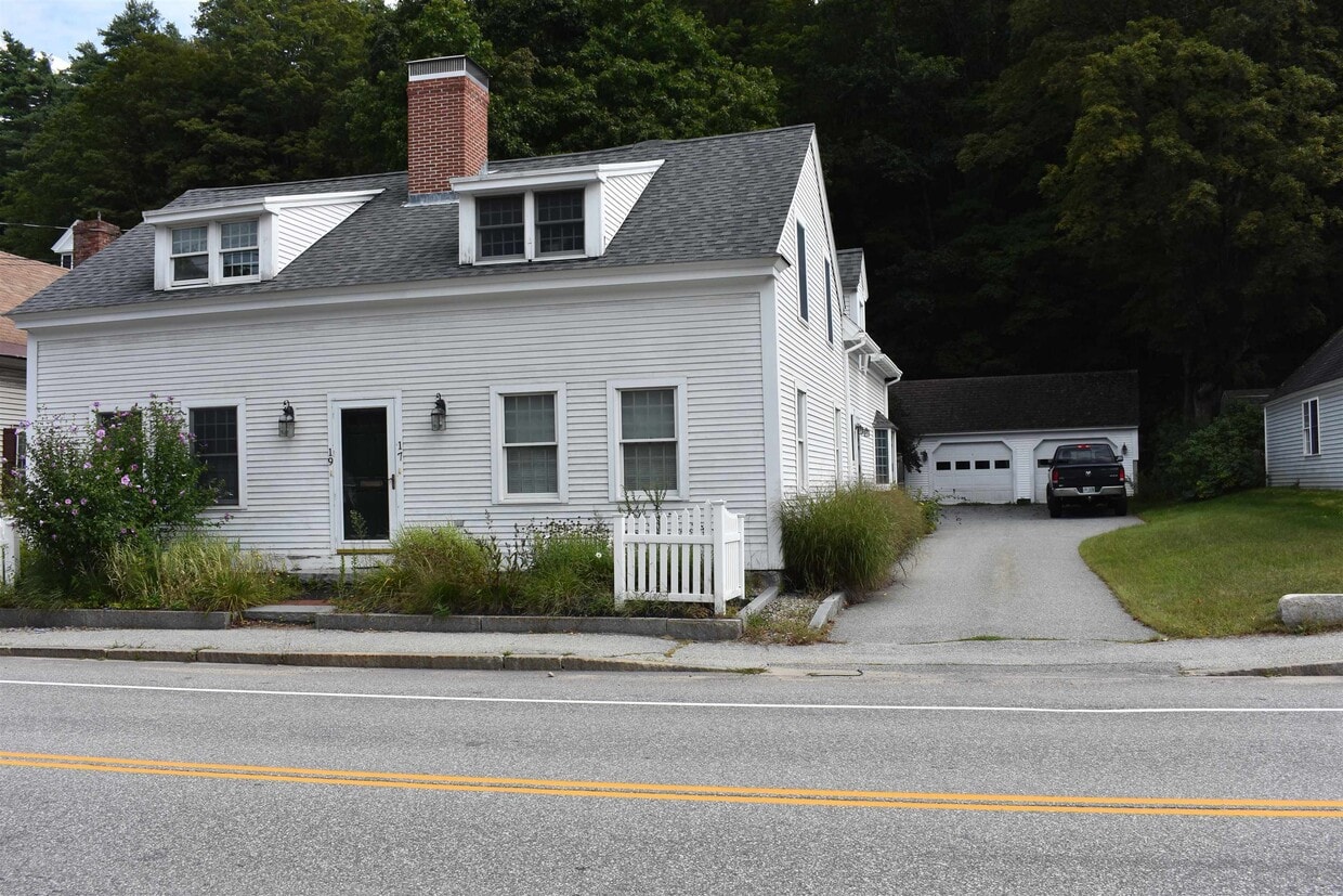 19 Concord St, Peterborough, NH 03458 Townhome Rentals in
