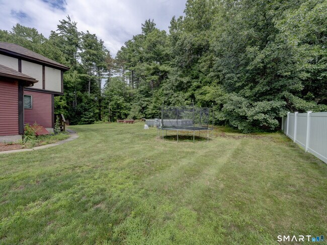 Foto del edificio - 522 Springfield Rd