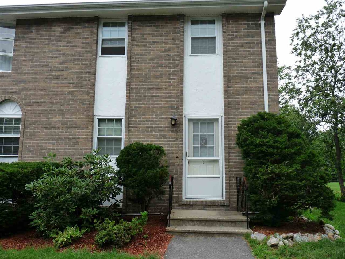 Primary Photo - 1 Fieldstone Dr
