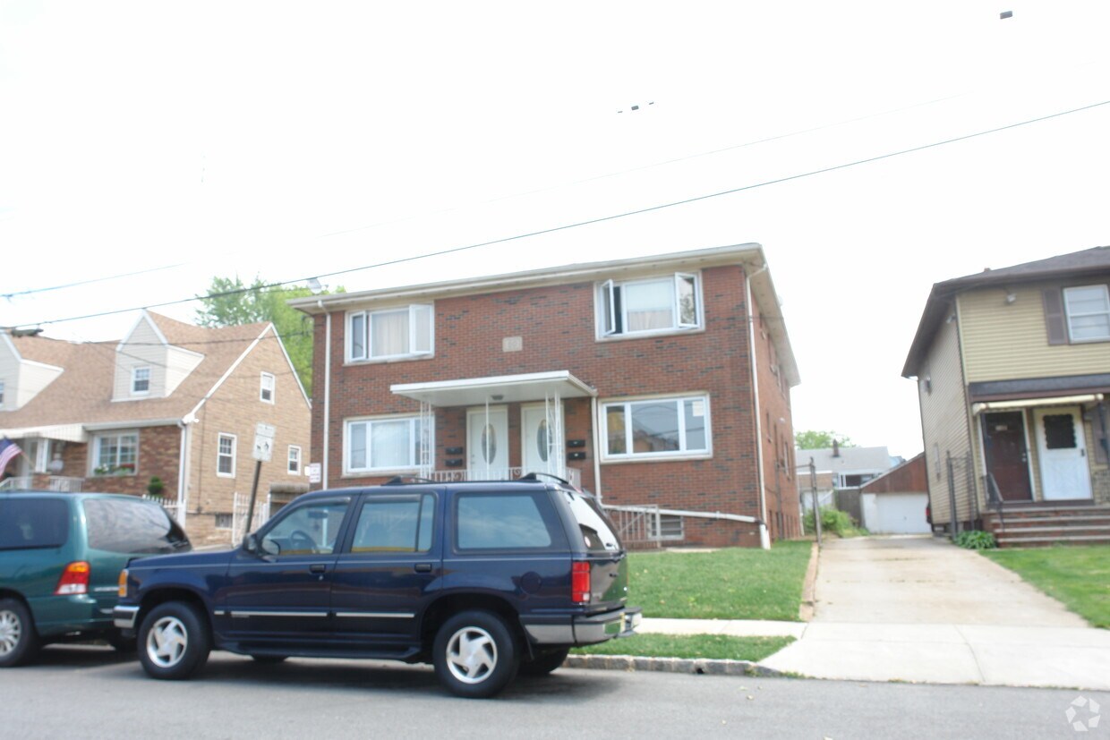 Building Photo - 60 1st St