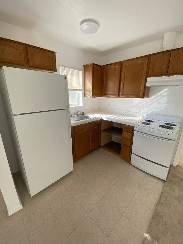 Building Photo - 1584 E Courtney Pl