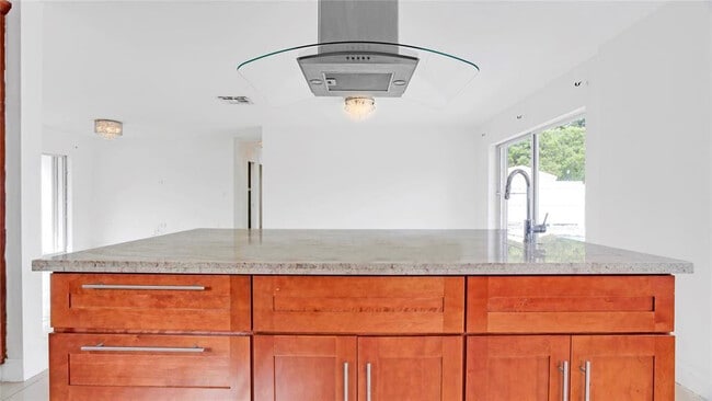 Foto del edificio - 8241 SW 3rd Ct