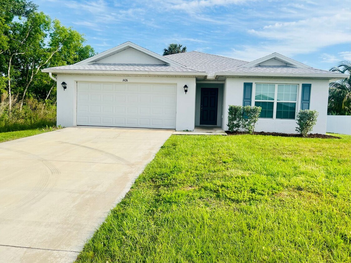 Primary Photo - Spacious 4-Bedroom Home with Unique Floor ...