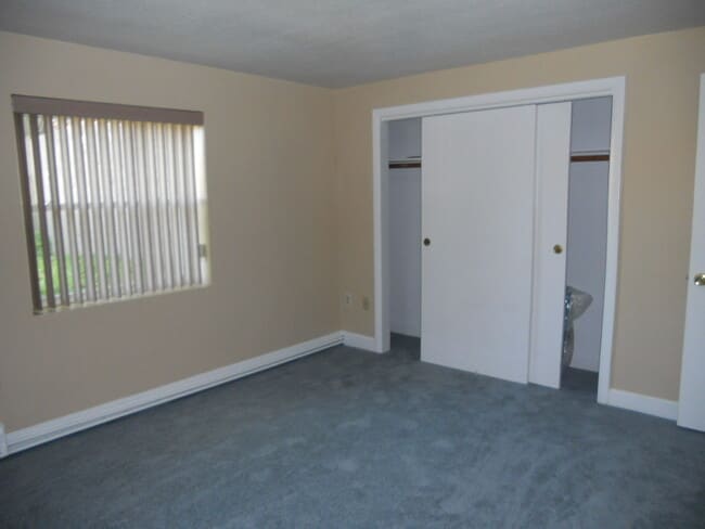 Building Photo - Stoneham Mass 1 Bedrm Condo Rental