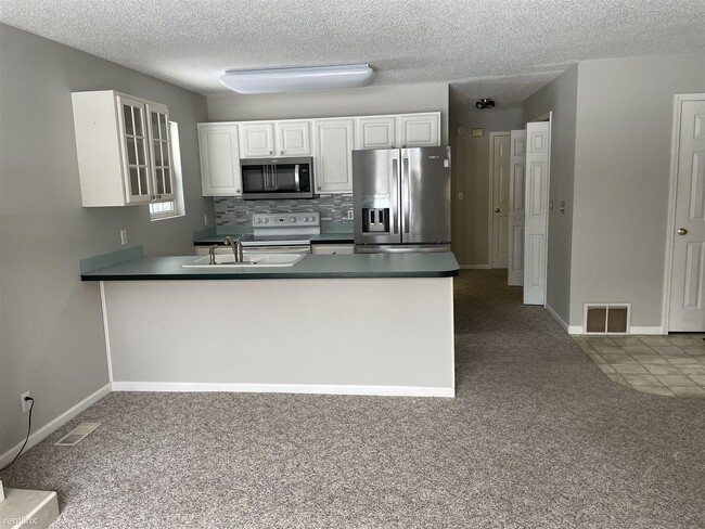 Building Photo - 2 br, 1 bath Condo - 15138 Wintergreen Ct