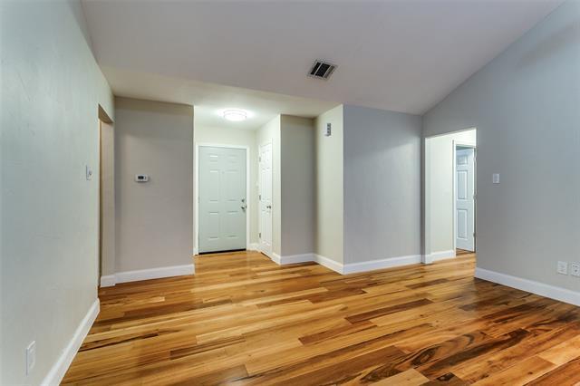 Foto del edificio - 3019 Panhandle Dr