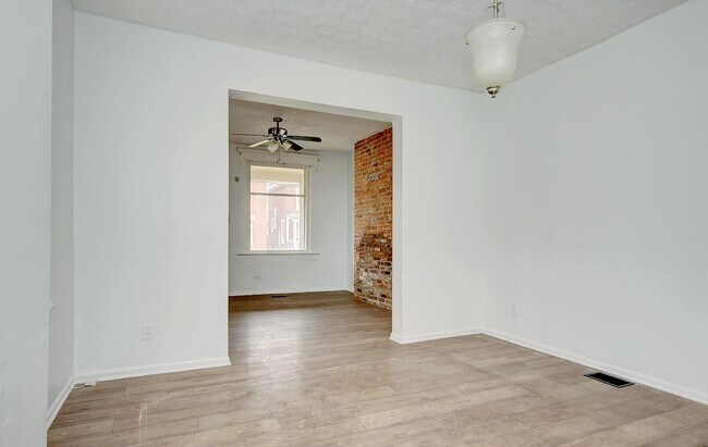 Building Photo - 683-685 South Champion