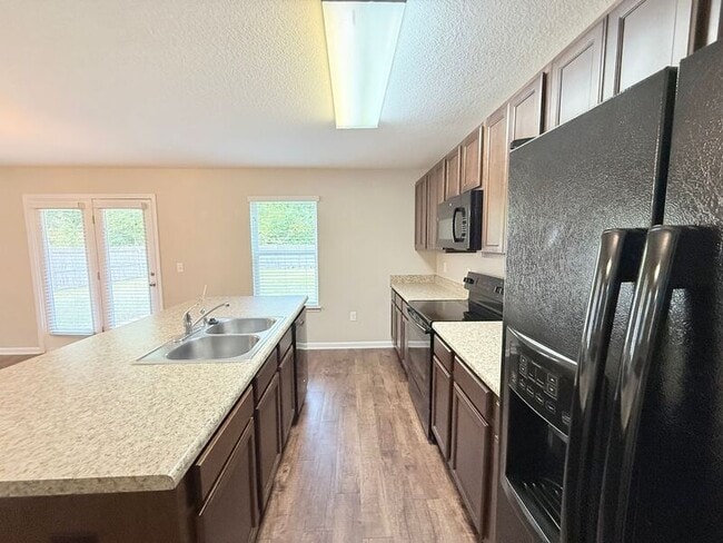 Building Photo - 3444 Quail Dr