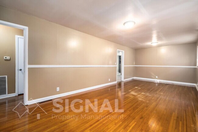 Foto del edificio - 2444 4th St NW