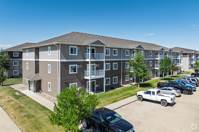 Building Photo - Lincoln Meadows