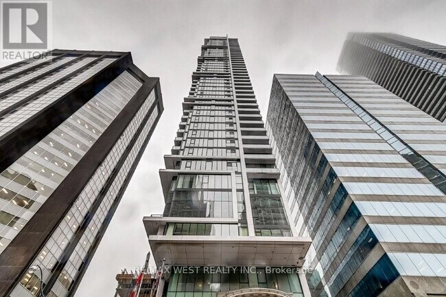 Photo du bâtiment - 426 University Ave