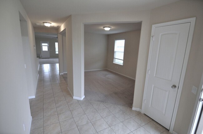 Building Photo - Spacious One-Story Home in Prime Hutto Loc...