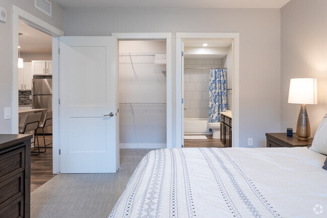 Interior Photo - Owl Creek