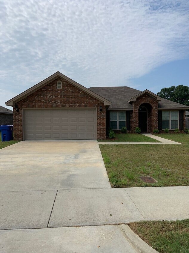 Foto principal - 608 George Dr